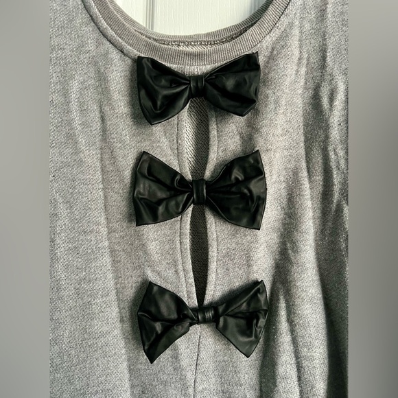 Forever 21 Plus Size Gray Bow-Back Sweater - Picture 4 of 4